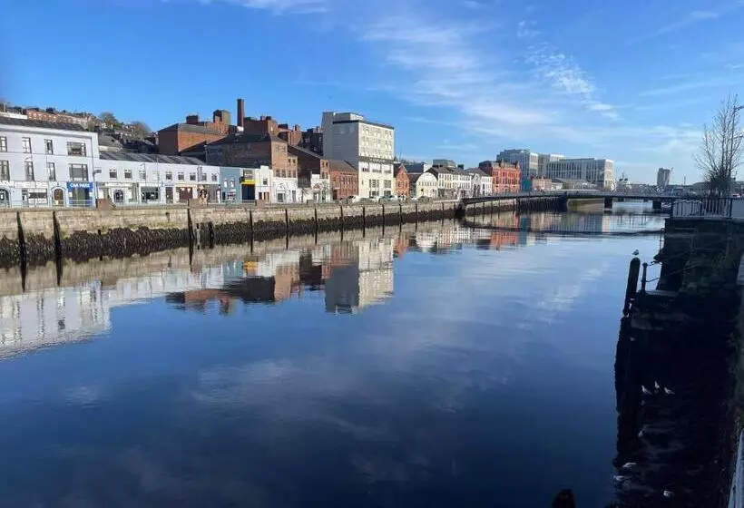 ペンション Leitrim Property Cork