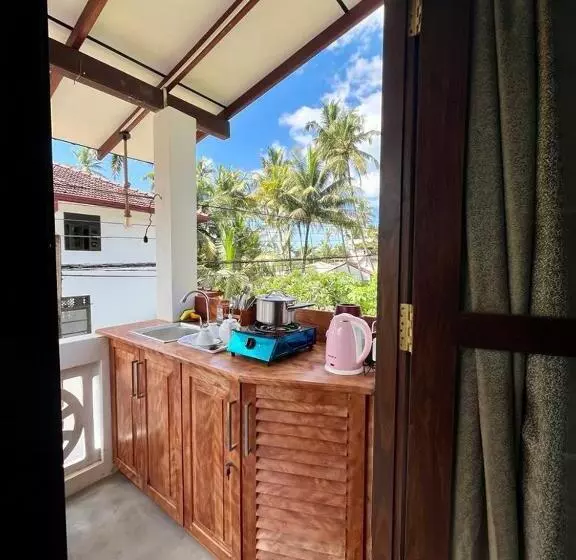 ペンション Sham Surf House Madiha