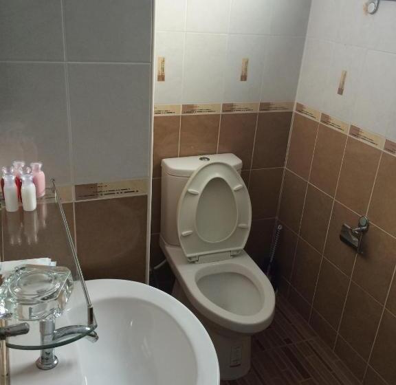 Общежитие Crystal Clear Apartments