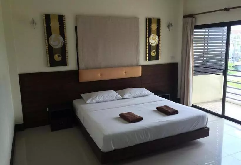ユースホステル Crystal Clear Apartments