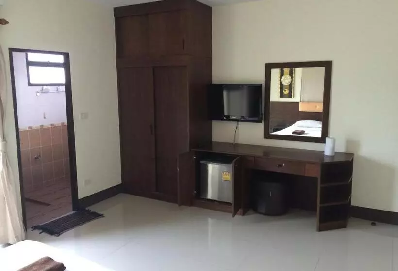 ユースホステル Crystal Clear Apartments