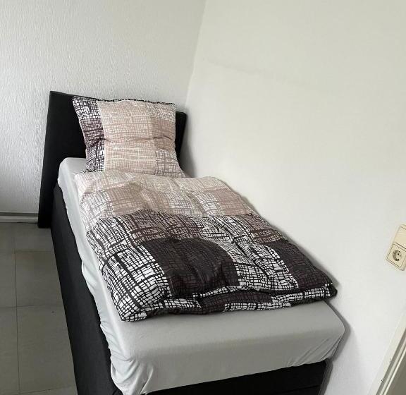 تختخواب و صبحانه Ismail Wohnung 2 Zi. Kranichstein