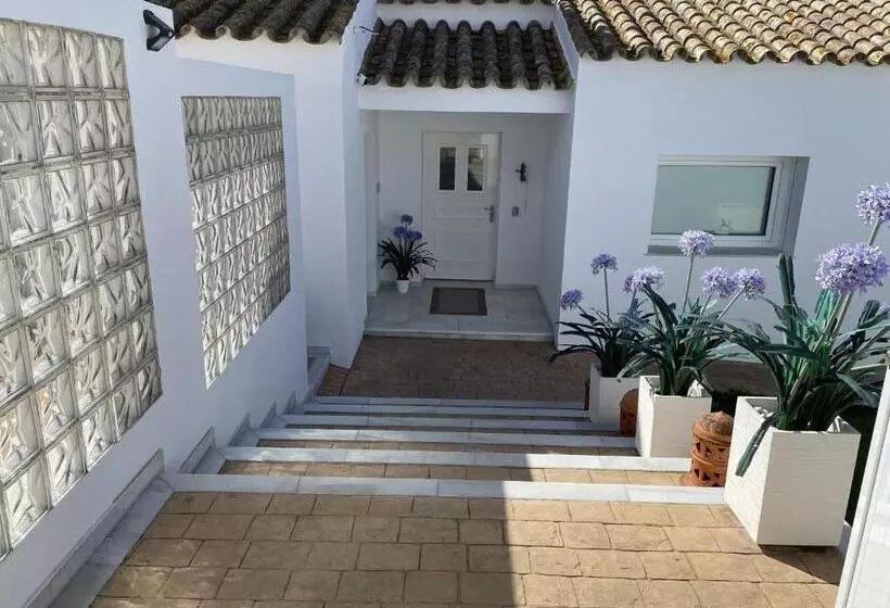 Aamiaismajoitus (B&B) La Sirena Del Viento