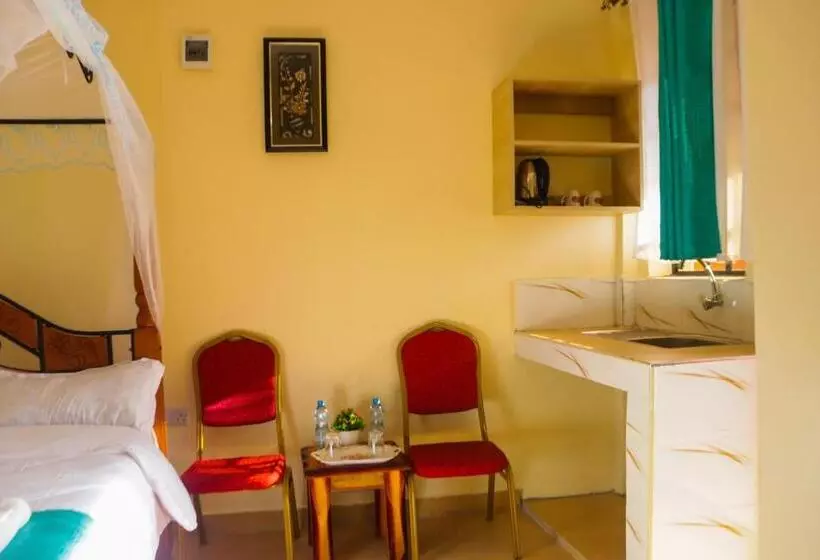 Four Wheels Gardens Hotel & Accommodation