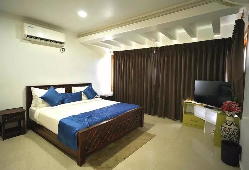 ホテル Alekhya Suites   Panaji