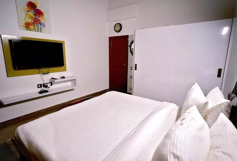 ホテル Alekhya Suites   Panaji