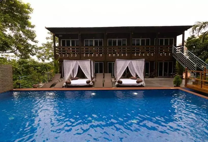 ホテル Alekhya Suites   Panaji