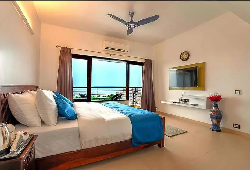 ホテル Alekhya Suites   Panaji