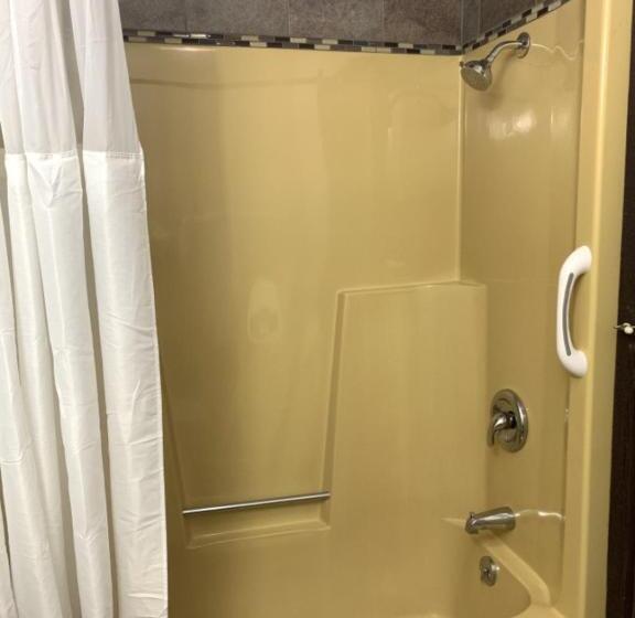 Szálloda Bridge Inn Tomahawk 1st Floor,1 King Bed,1 Reclining Chair, Walkout, River View