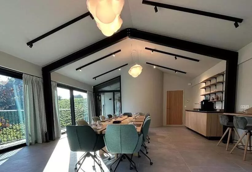 Hotelli Cabanes Avec Jacuzzi Les Pieds Dans La Vignes