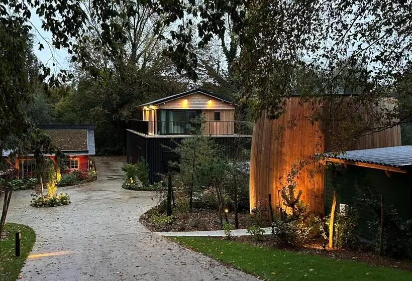 Hotelli Cabanes Avec Jacuzzi Les Pieds Dans La Vignes