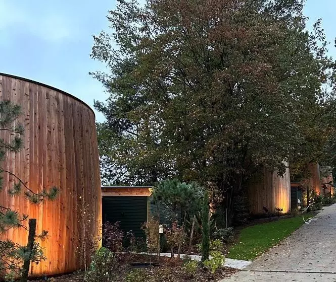Hotelli Cabanes Avec Jacuzzi Les Pieds Dans La Vignes