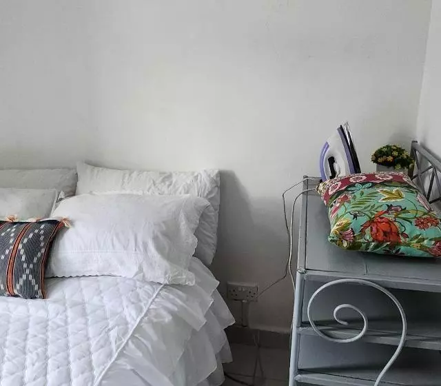 هتل کپسول Pj S, Executive Homes