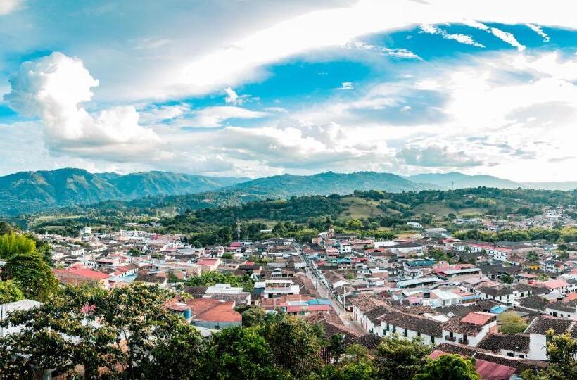Hotelli Hostal Y Restaurante Lujans