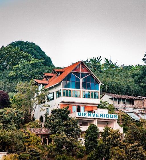 Hotelli Hostal Y Restaurante Lujans