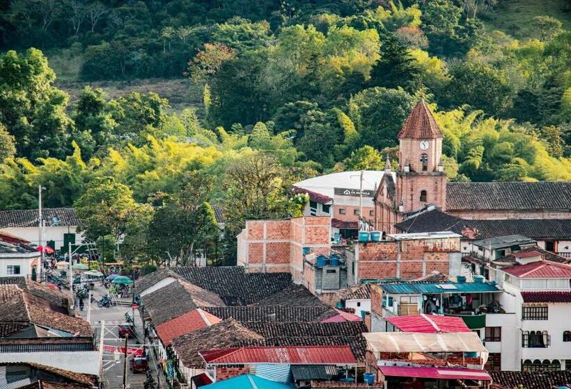 Hotelli Hostal Y Restaurante Lujans