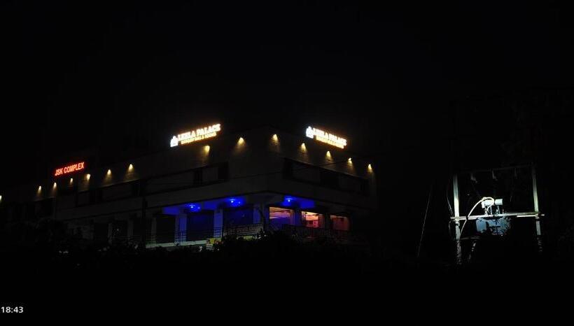 Отель Leela Palace