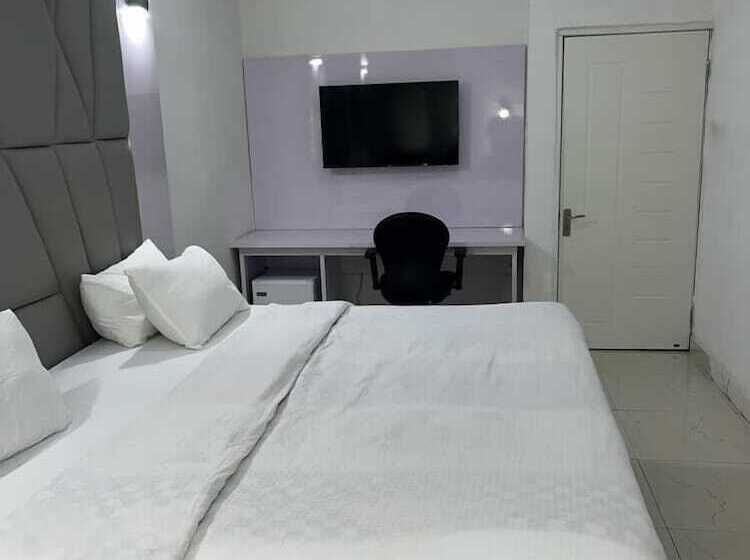 هتل Mansion Signature Homes