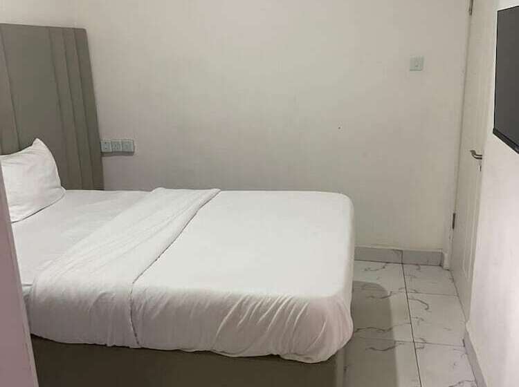 هتل Mansion Signature Homes