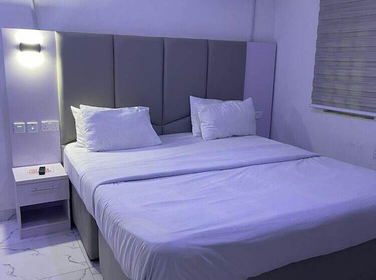 هتل Mansion Signature Homes