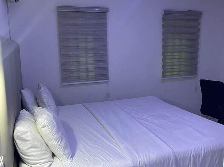 هتل Mansion Signature Homes