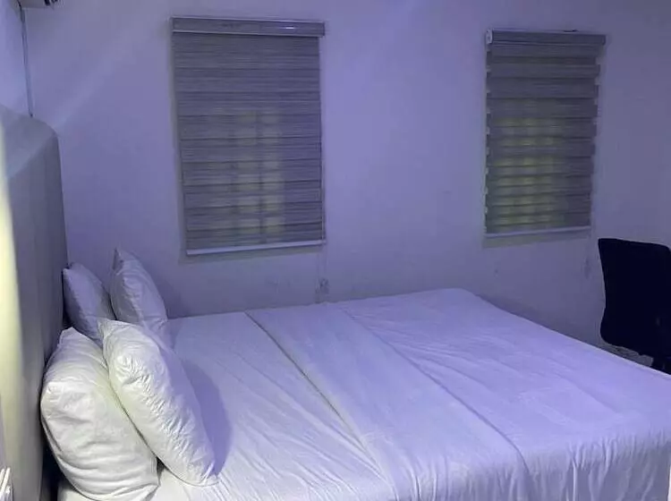 هتل Mansion Signature Homes