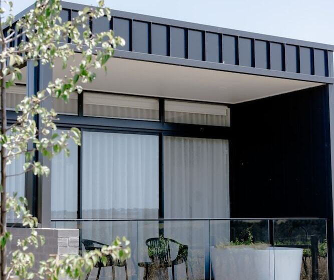 Отель Mt Duneed Estate