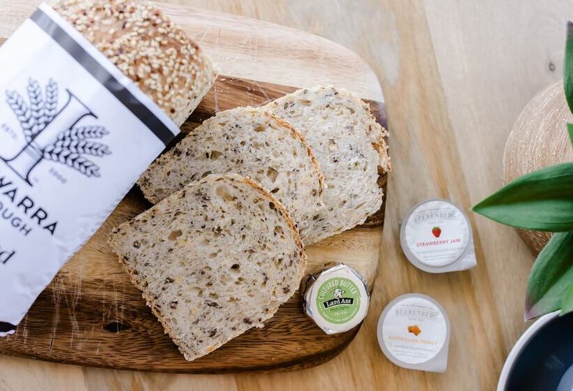 Отель Mt Duneed Estate