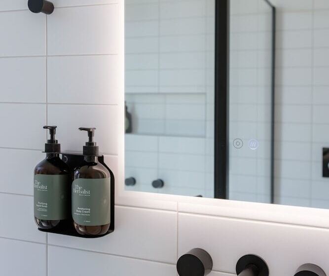 Отель Mt Duneed Estate