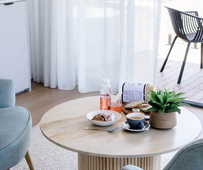 Отель Mt Duneed Estate