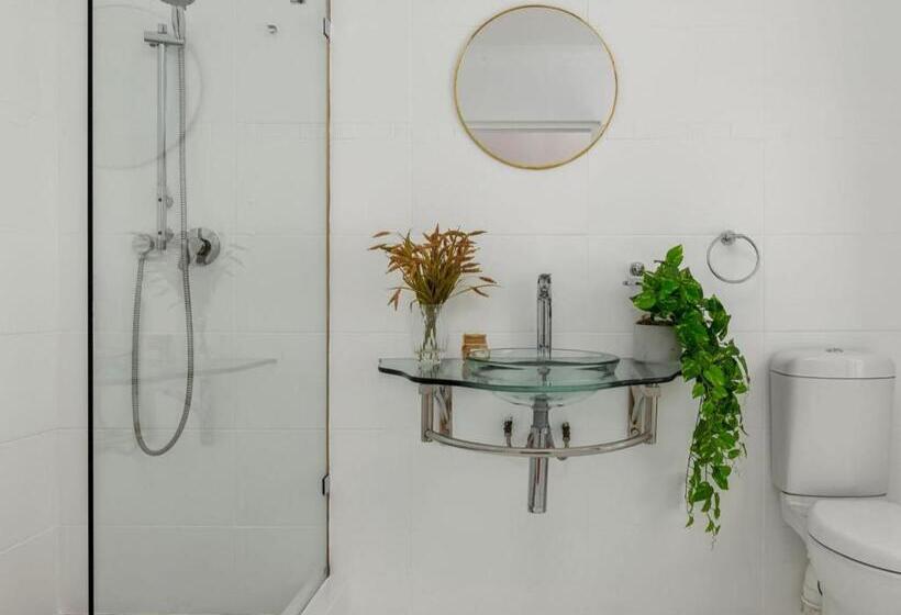 ホテル Neighbourgood Ravenscraig