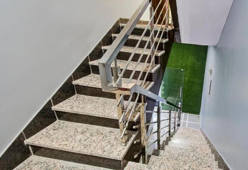 Oyo Hotel Laxmi Palace