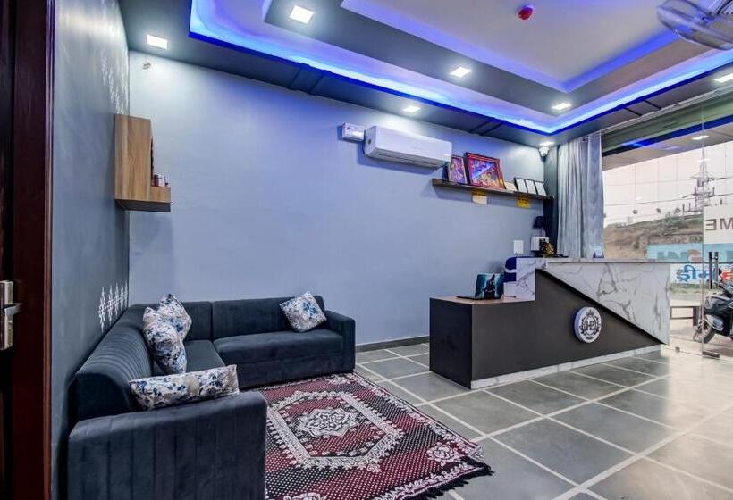 Oyo Hotel Laxmi Palace