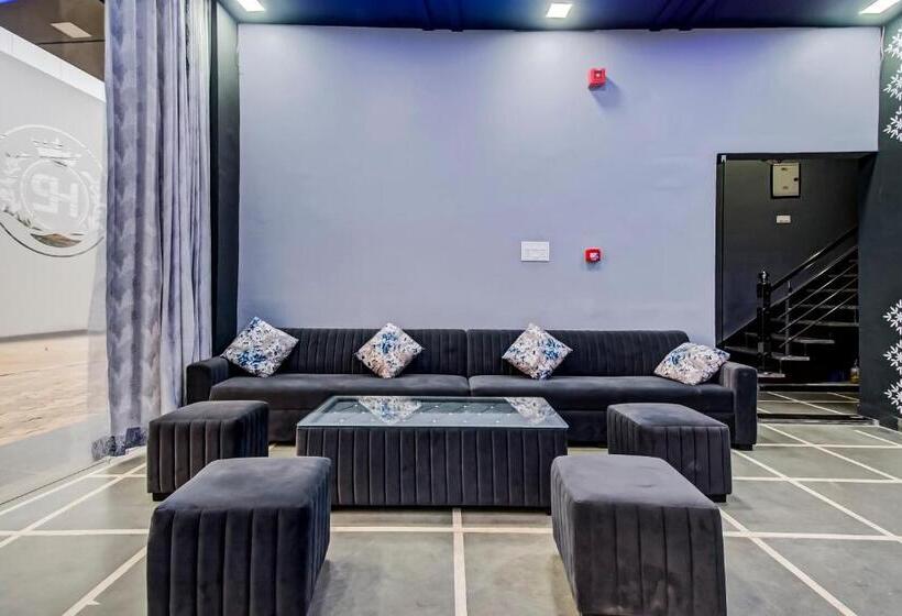 Oyo Hotel Laxmi Palace