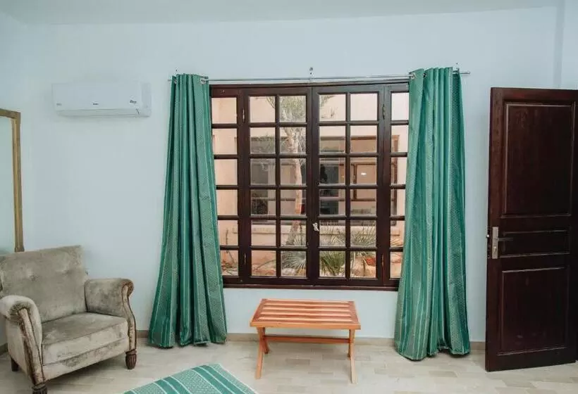 پانسیون La Villa Romaine   Hôte