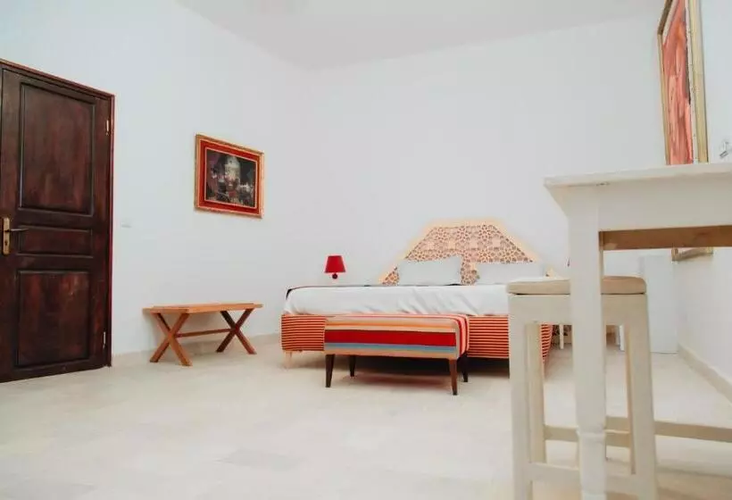 پانسیون La Villa Romaine   Hôte