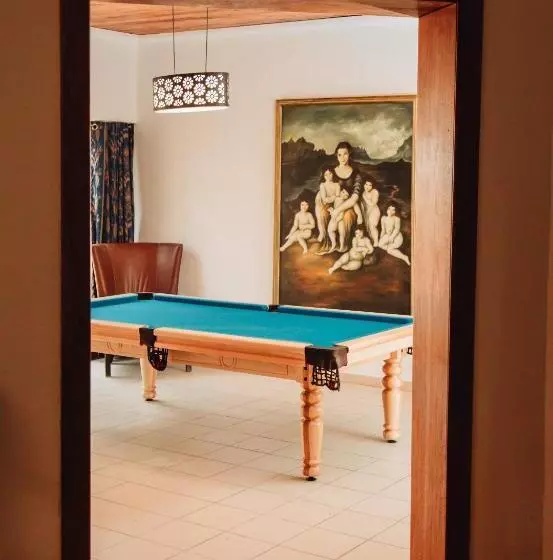 پانسیون La Villa Romaine   Hôte