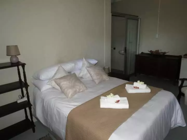 Majatalo Rus  N Bietjie Guesthouse/self Catering