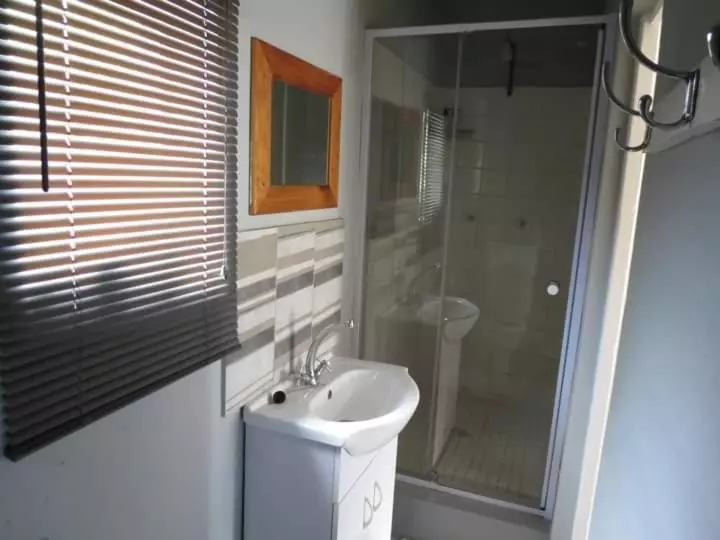 Majatalo Rus  N Bietjie Guesthouse/self Catering