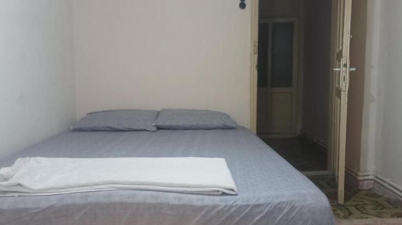 پانسیون Spacious House By The Sea