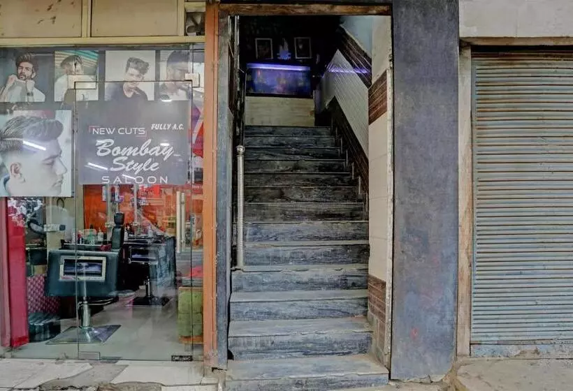 Super Oyo Hotel Laveena