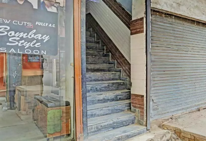 Super Oyo Hotel Laveena