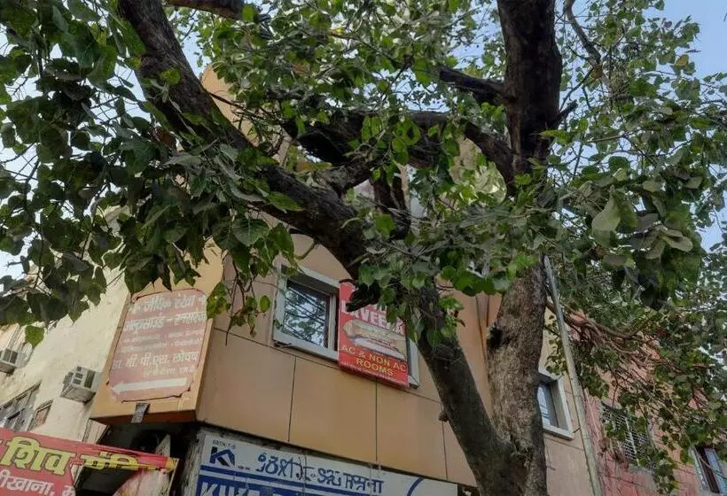 Super Oyo Hotel Laveena