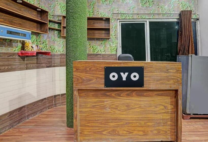 Super Oyo Hotel Laveena