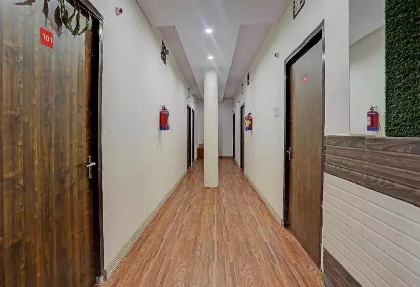 Super Oyo Hotel Laveena