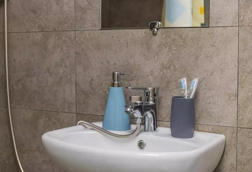 Yourhouse на си синхая 22 близко к меге