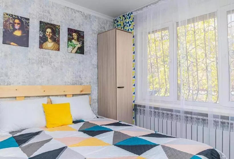 Yourhouse на си синхая 22 близко к меге