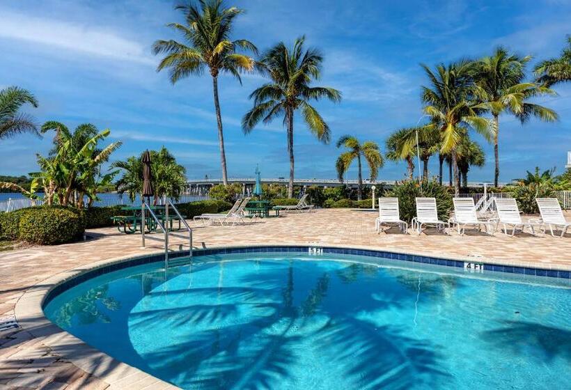 Elegant Waterfront Place For Two/boca Ciega Resort