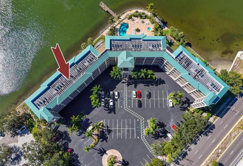 Elegant Waterfront Place For Two/boca Ciega Resort