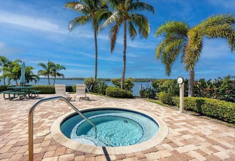 Elegant Waterfront Place For Two/boca Ciega Resort